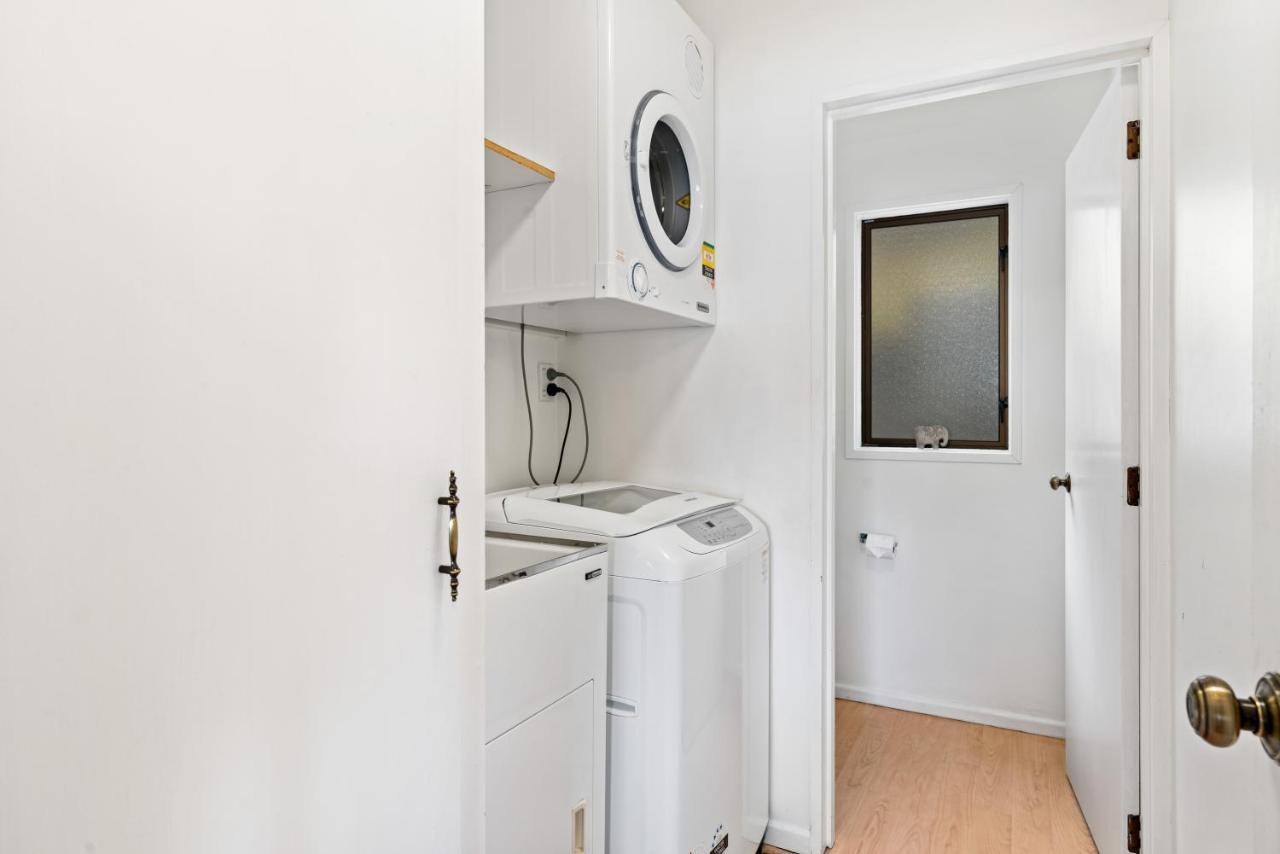 Town Centre Location With Stunning View - Unit 8 Apartment ควีนส์ทาวน์ ภายนอก รูปภาพ